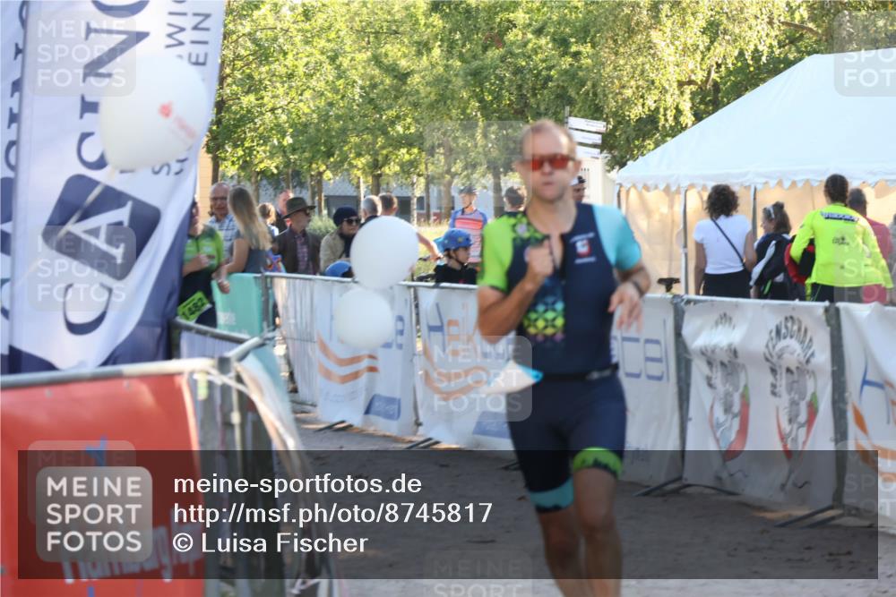07.09.2025 - 19. Norderstedt Triathlon Luisa Fischer http://msf.ph/oto/8745817 07.09.2025 17:22:14 Ziel 923 meine-sportfotos.de