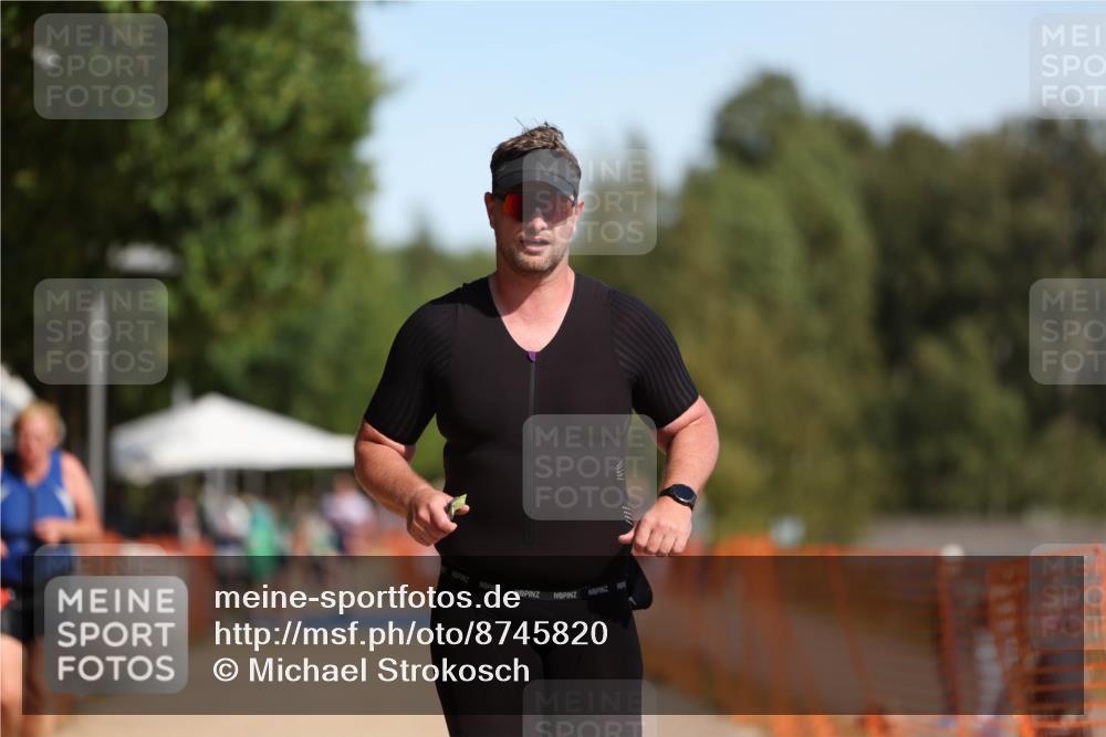 07.09.2025 - 19. Norderstedt Triathlon Michael Strokosch http://msf.ph/oto/8745820 07.09.2025 11:59:15 Laufen 229, 281, 760 meine-sportfotos.de