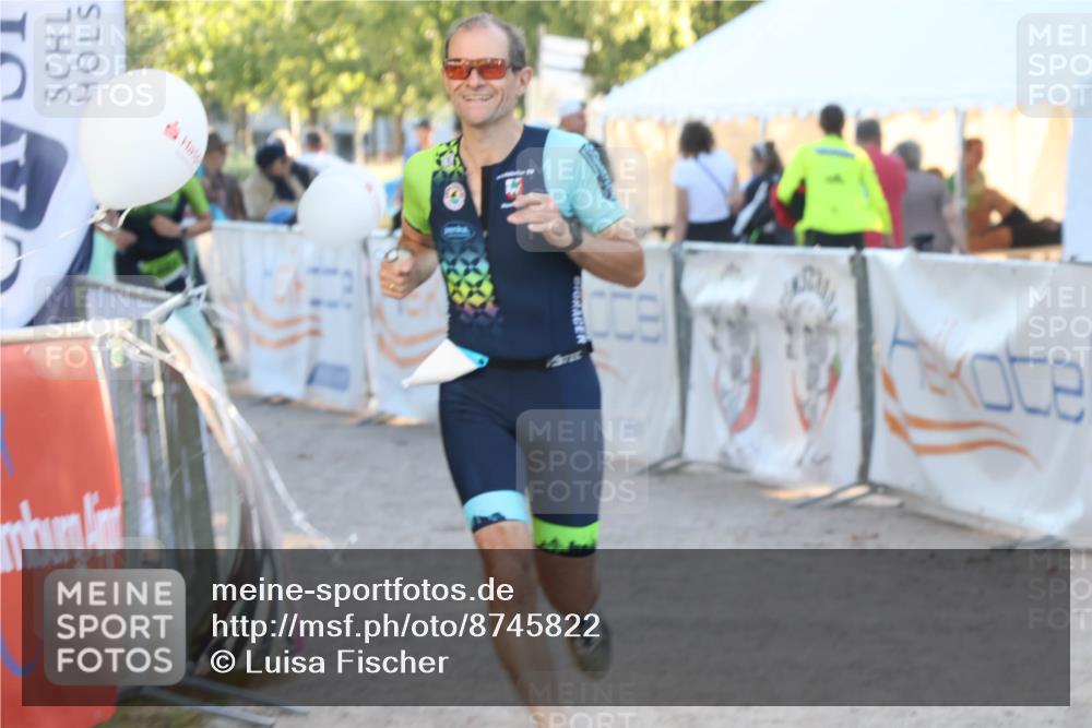 07.09.2025 - 19. Norderstedt Triathlon Luisa Fischer http://msf.ph/oto/8745822 07.09.2025 17:22:14 Ziel 923 meine-sportfotos.de