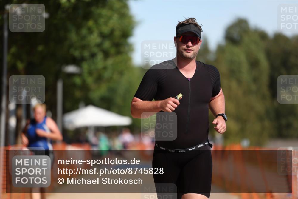 07.09.2025 - 19. Norderstedt Triathlon Michael Strokosch http://msf.ph/oto/8745828 07.09.2025 11:59:15 Laufen 229, 281, 760 meine-sportfotos.de