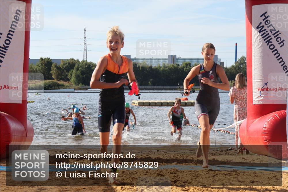 07.09.2025 - 19. Norderstedt Triathlon Luisa Fischer http://msf.ph/oto/8745829 07.09.2025 10:24:48 Schwimmen 61, 73, 120, 123, 130 meine-sportfotos.de