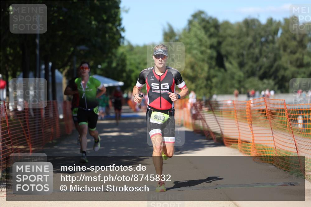 07.09.2025 - 19. Norderstedt Triathlon Michael Strokosch http://msf.ph/oto/8745832 07.09.2025 14:47:34 Laufen 962, 983, 1004 meine-sportfotos.de