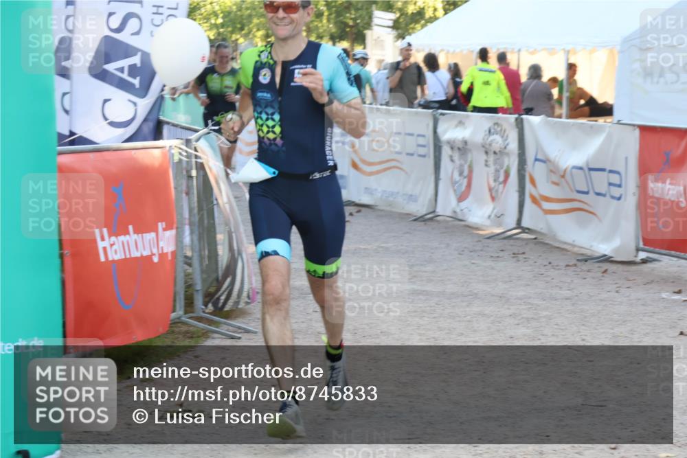 07.09.2025 - 19. Norderstedt Triathlon Luisa Fischer http://msf.ph/oto/8745833 07.09.2025 17:22:15 Ziel 923 meine-sportfotos.de
