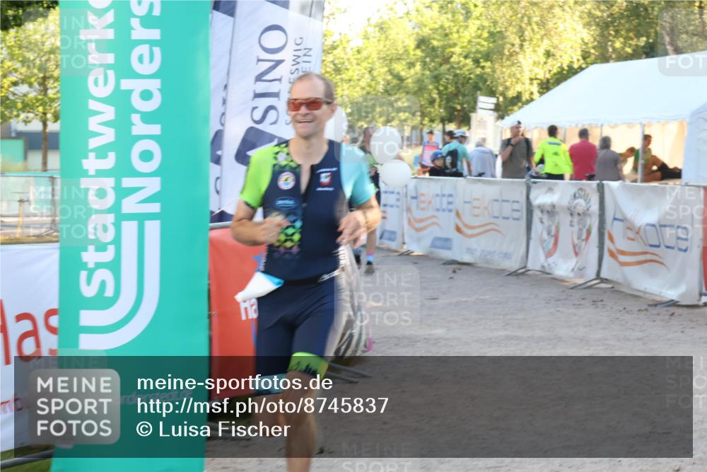 07.09.2025 - 19. Norderstedt Triathlon Luisa Fischer http://msf.ph/oto/8745837 07.09.2025 17:22:15 Ziel 923 meine-sportfotos.de