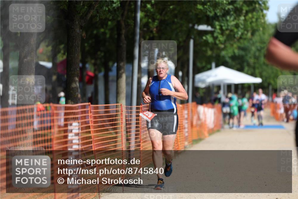07.09.2025 - 19. Norderstedt Triathlon Michael Strokosch http://msf.ph/oto/8745840 07.09.2025 11:59:16 Laufen 229, 281, 760 meine-sportfotos.de
