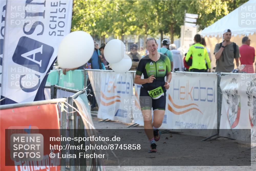 07.09.2025 - 19. Norderstedt Triathlon Luisa Fischer http://msf.ph/oto/8745858 07.09.2025 17:22:17 Ziel 923, 1482 meine-sportfotos.de