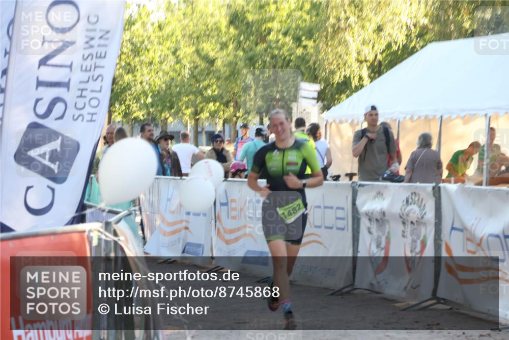 07.09.2025 - 19. Norderstedt Triathlon Luisa Fischer http://msf.ph/oto/8745868 07.09.2025 17:22:17 Ziel 923, 1482 meine-sportfotos.de