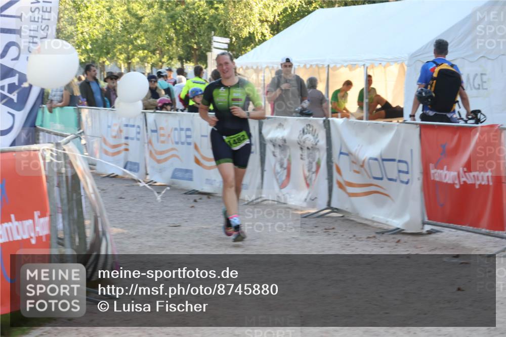 07.09.2025 - 19. Norderstedt Triathlon Luisa Fischer http://msf.ph/oto/8745880 07.09.2025 17:22:18 Ziel 923, 1482 meine-sportfotos.de