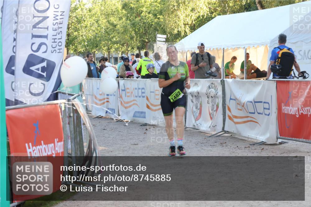 07.09.2025 - 19. Norderstedt Triathlon Luisa Fischer http://msf.ph/oto/8745885 07.09.2025 17:22:18 Ziel 923, 1482 meine-sportfotos.de