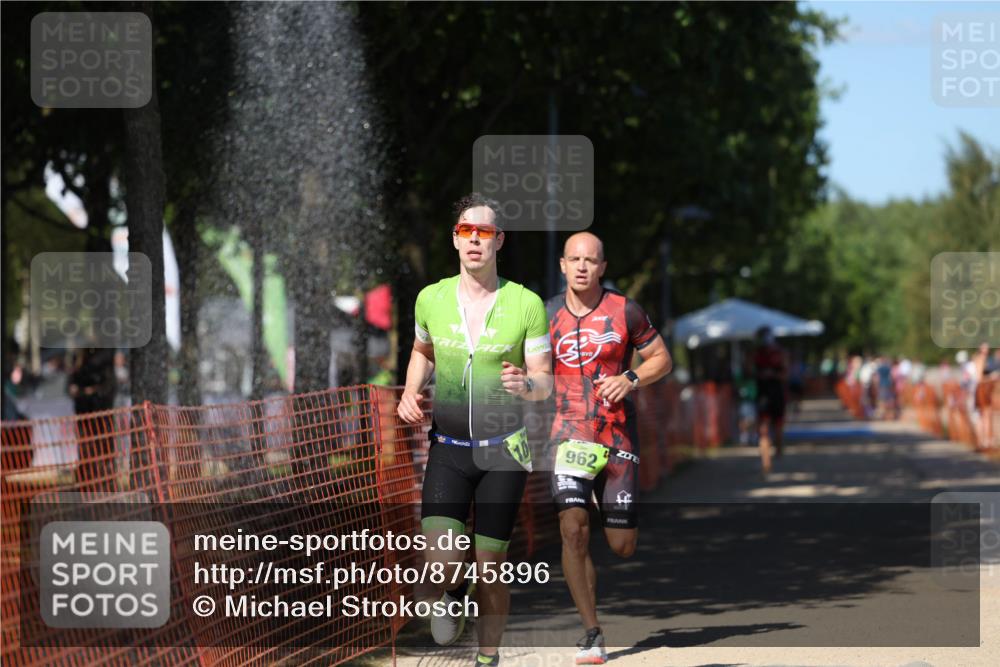 07.09.2025 - 19. Norderstedt Triathlon Michael Strokosch http://msf.ph/oto/8745896 07.09.2025 14:47:36 Laufen 962, 983, 1004 meine-sportfotos.de