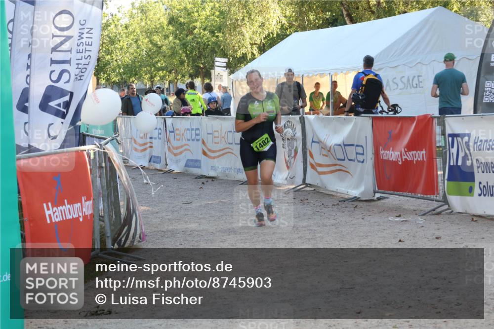 07.09.2025 - 19. Norderstedt Triathlon Luisa Fischer http://msf.ph/oto/8745903 07.09.2025 17:22:19 Ziel 923, 1482 meine-sportfotos.de