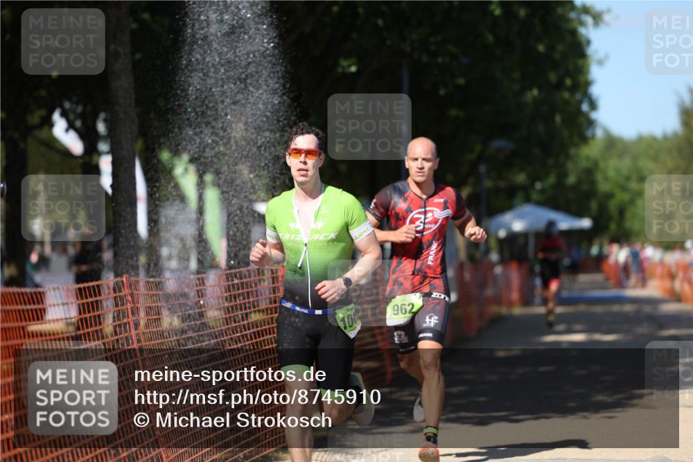 07.09.2025 - 19. Norderstedt Triathlon Michael Strokosch http://msf.ph/oto/8745910 07.09.2025 14:47:36 Laufen 962, 983, 1004 meine-sportfotos.de