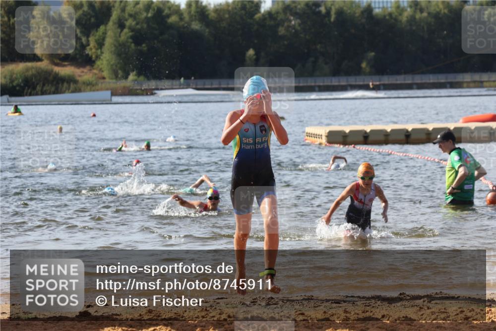 07.09.2025 - 19. Norderstedt Triathlon Luisa Fischer http://msf.ph/oto/8745911 07.09.2025 10:24:58 Schwimmen 61, 62, 73, 80, 100, 111, 120, 126, 130 meine-sportfotos.de