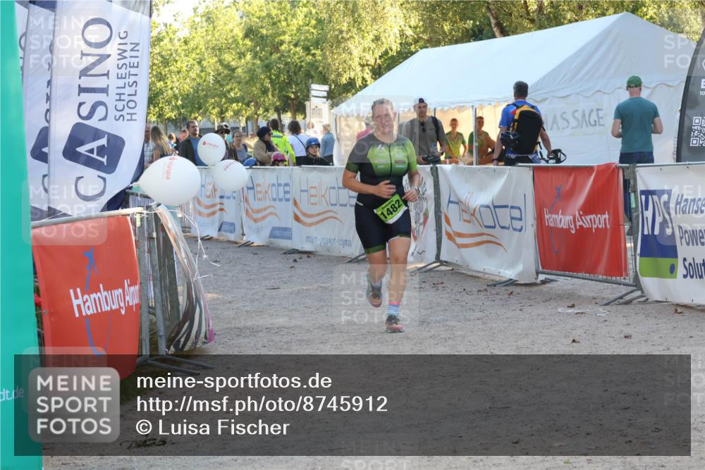 07.09.2025 - 19. Norderstedt Triathlon Luisa Fischer http://msf.ph/oto/8745912 07.09.2025 17:22:19 Ziel 923, 1482 meine-sportfotos.de