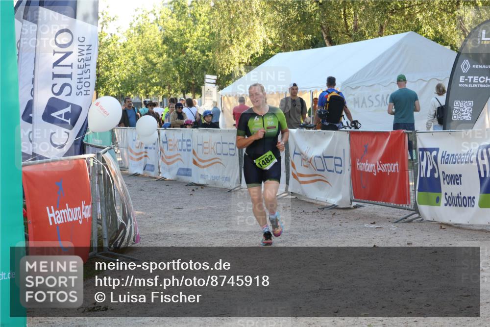 07.09.2025 - 19. Norderstedt Triathlon Luisa Fischer http://msf.ph/oto/8745918 07.09.2025 17:22:20 Ziel 923, 1482 meine-sportfotos.de