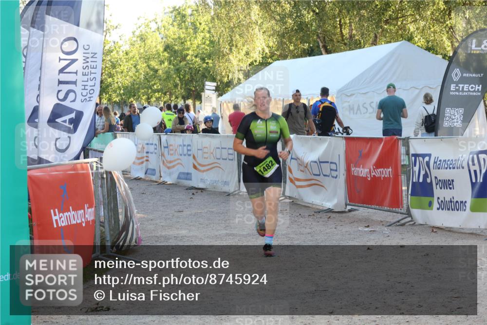 07.09.2025 - 19. Norderstedt Triathlon Luisa Fischer http://msf.ph/oto/8745924 07.09.2025 17:22:20 Ziel 923, 1482 meine-sportfotos.de