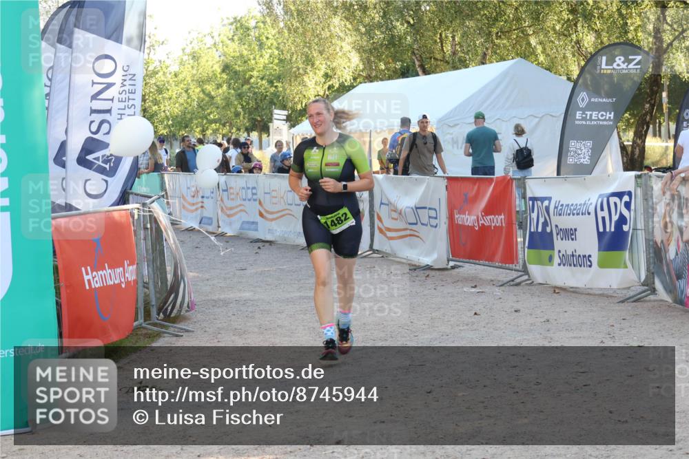 07.09.2025 - 19. Norderstedt Triathlon Luisa Fischer http://msf.ph/oto/8745944 07.09.2025 17:22:21 Ziel 923, 1482 meine-sportfotos.de