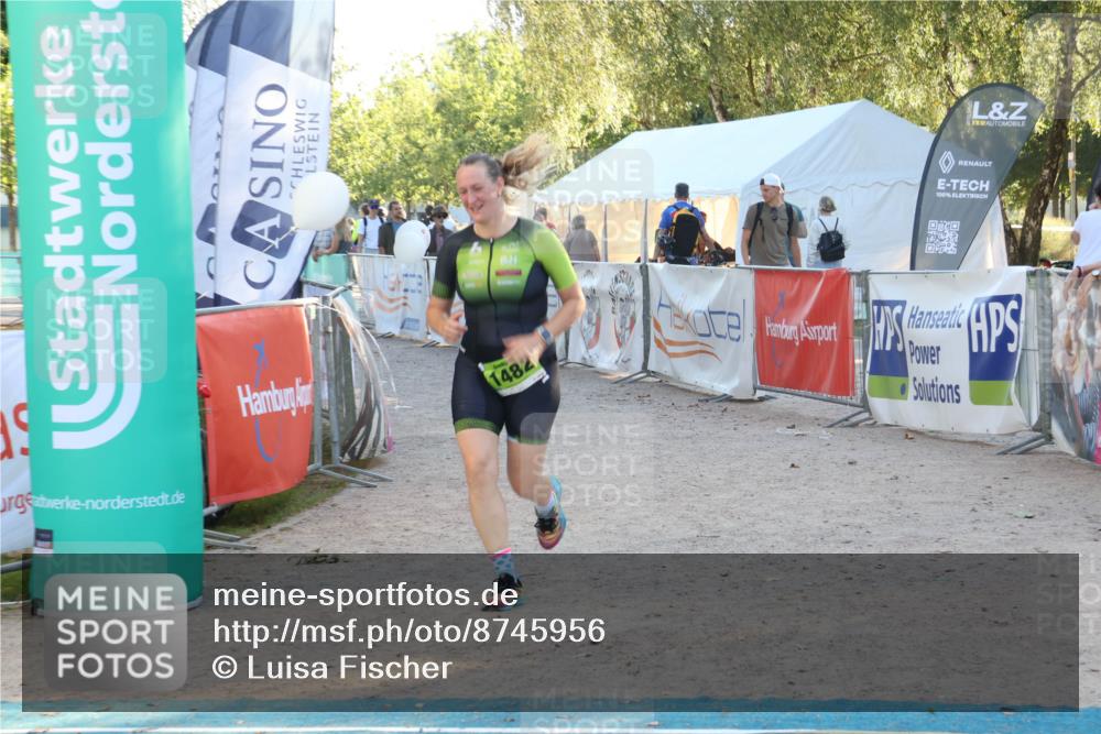 07.09.2025 - 19. Norderstedt Triathlon Luisa Fischer http://msf.ph/oto/8745956 07.09.2025 17:22:22 Ziel 923, 1482 meine-sportfotos.de