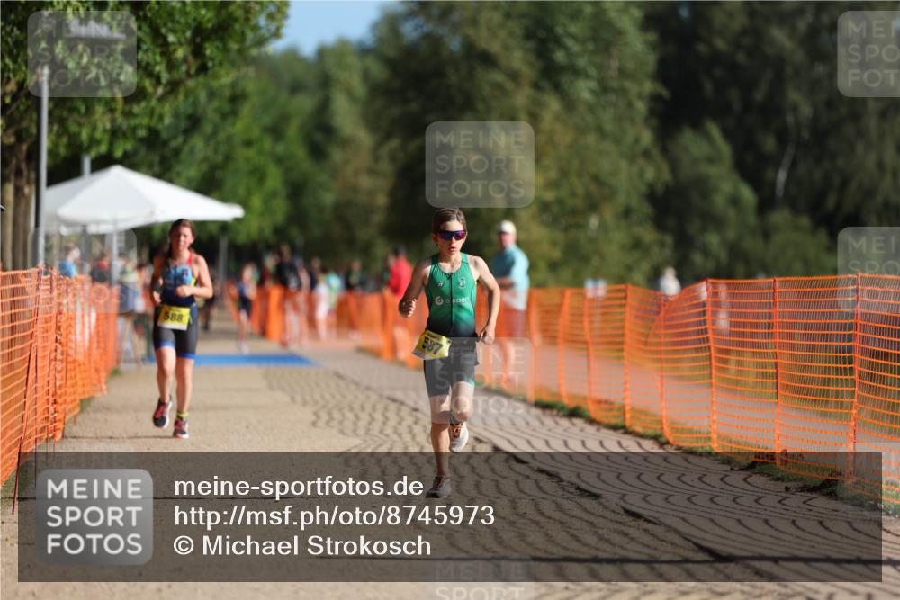07.09.2025 - 19. Norderstedt Triathlon Michael Strokosch http://msf.ph/oto/8745973 07.09.2025 09:44:04 Laufen 563, 586, 587, 613 meine-sportfotos.de