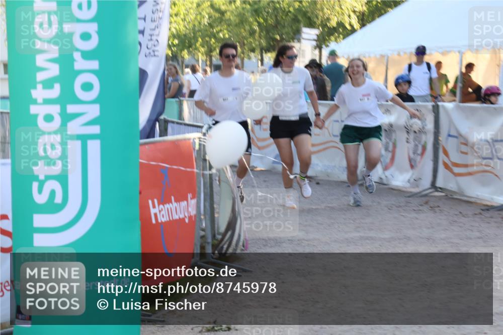 07.09.2025 - 19. Norderstedt Triathlon Luisa Fischer http://msf.ph/oto/8745978 07.09.2025 17:22:31 Ziel 937 meine-sportfotos.de