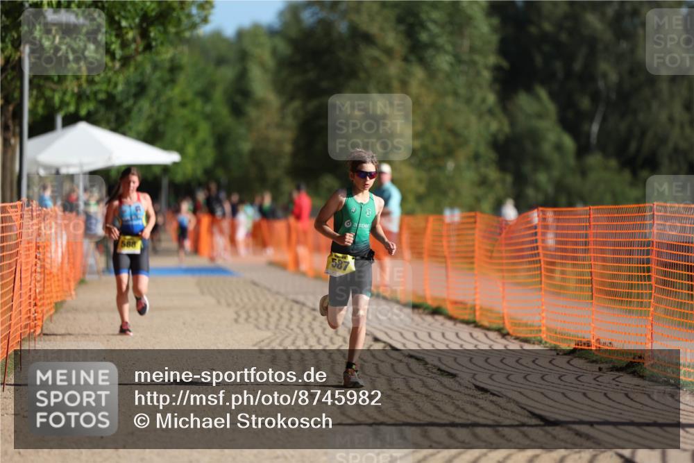 07.09.2025 - 19. Norderstedt Triathlon Michael Strokosch http://msf.ph/oto/8745982 07.09.2025 09:44:04 Laufen 563, 586, 587, 613 meine-sportfotos.de