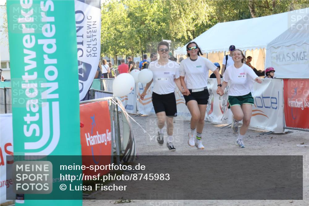 07.09.2025 - 19. Norderstedt Triathlon Luisa Fischer http://msf.ph/oto/8745983 07.09.2025 17:22:32 Ziel 937 meine-sportfotos.de