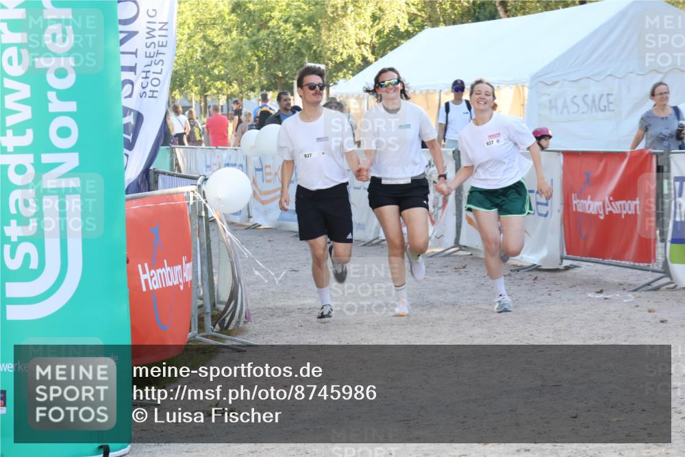 07.09.2025 - 19. Norderstedt Triathlon Luisa Fischer http://msf.ph/oto/8745986 07.09.2025 17:22:32 Ziel 937 meine-sportfotos.de