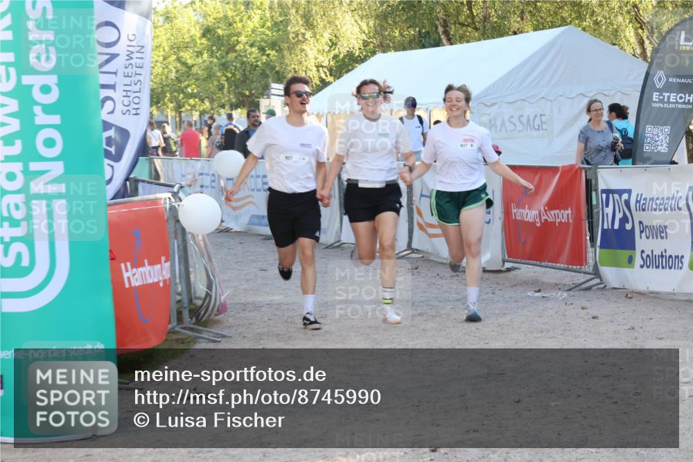 07.09.2025 - 19. Norderstedt Triathlon Luisa Fischer http://msf.ph/oto/8745990 07.09.2025 17:22:32 Ziel 937 meine-sportfotos.de