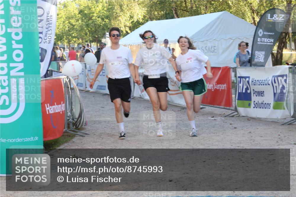 07.09.2025 - 19. Norderstedt Triathlon Luisa Fischer http://msf.ph/oto/8745993 07.09.2025 17:22:33 Ziel 937 meine-sportfotos.de