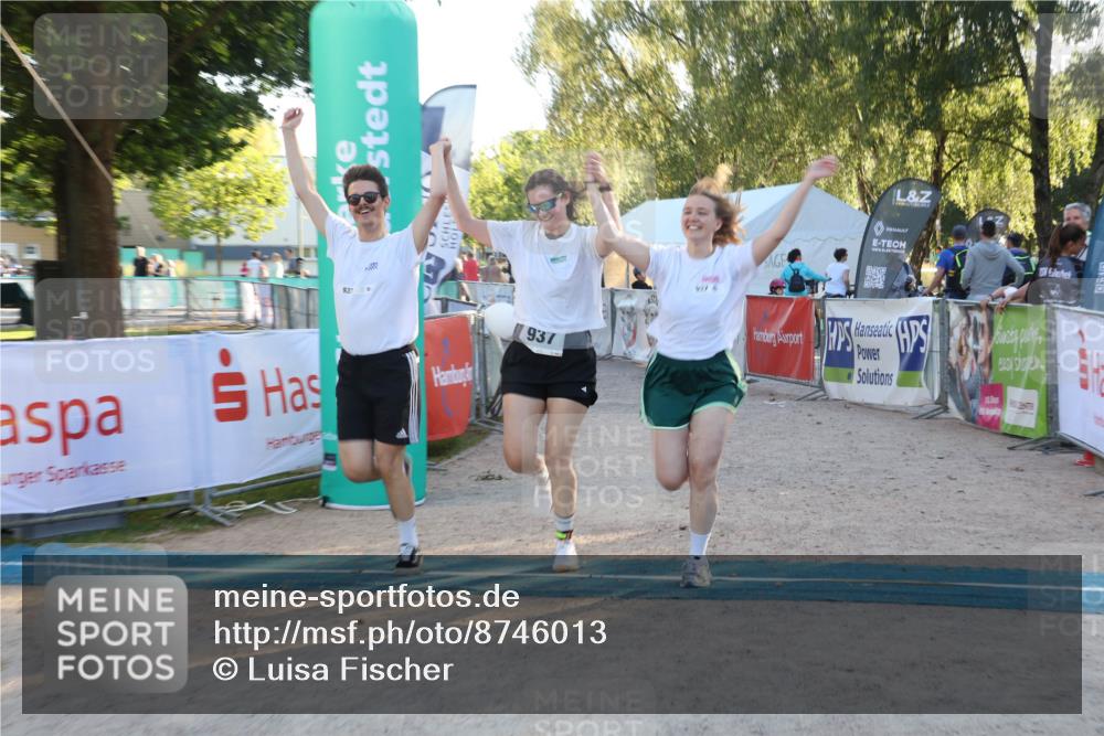 07.09.2025 - 19. Norderstedt Triathlon Luisa Fischer http://msf.ph/oto/8746013 07.09.2025 17:22:34 Ziel 937 meine-sportfotos.de
