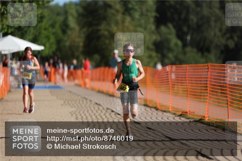 07.09.2025 - 19. Norderstedt Triathlon Michael Strokosch http://msf.ph/oto/8746019 07.09.2025 09:44:06 Laufen 586, 587, 613 meine-sportfotos.de