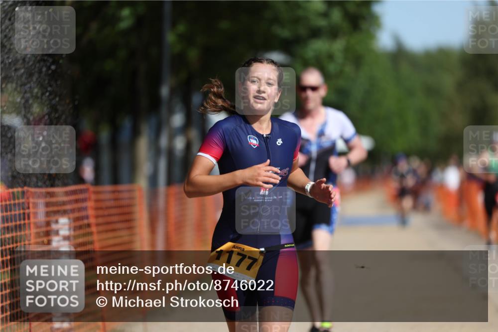 07.09.2025 - 19. Norderstedt Triathlon Michael Strokosch http://msf.ph/oto/8746022 07.09.2025 11:59:36 Laufen 296, 1177, 1383 meine-sportfotos.de