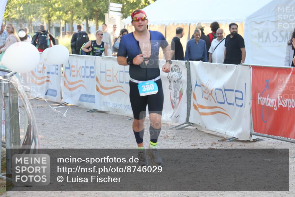 07.09.2025 - 19. Norderstedt Triathlon Luisa Fischer http://msf.ph/oto/8746029 07.09.2025 17:23:48 Ziel 380 meine-sportfotos.de