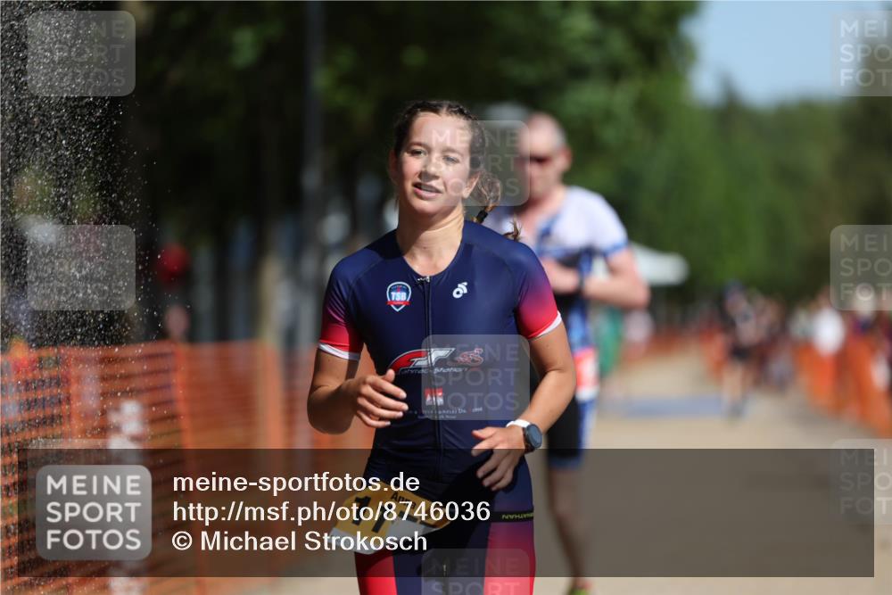 07.09.2025 - 19. Norderstedt Triathlon Michael Strokosch http://msf.ph/oto/8746036 07.09.2025 11:59:36 Laufen 296, 1177, 1383 meine-sportfotos.de