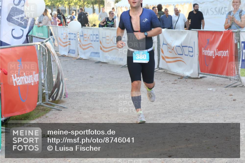 07.09.2025 - 19. Norderstedt Triathlon Luisa Fischer http://msf.ph/oto/8746041 07.09.2025 17:23:49 Ziel 380 meine-sportfotos.de