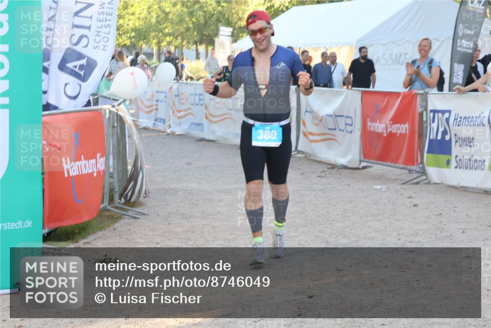 07.09.2025 - 19. Norderstedt Triathlon Luisa Fischer http://msf.ph/oto/8746049 07.09.2025 17:23:50 Ziel 380 meine-sportfotos.de