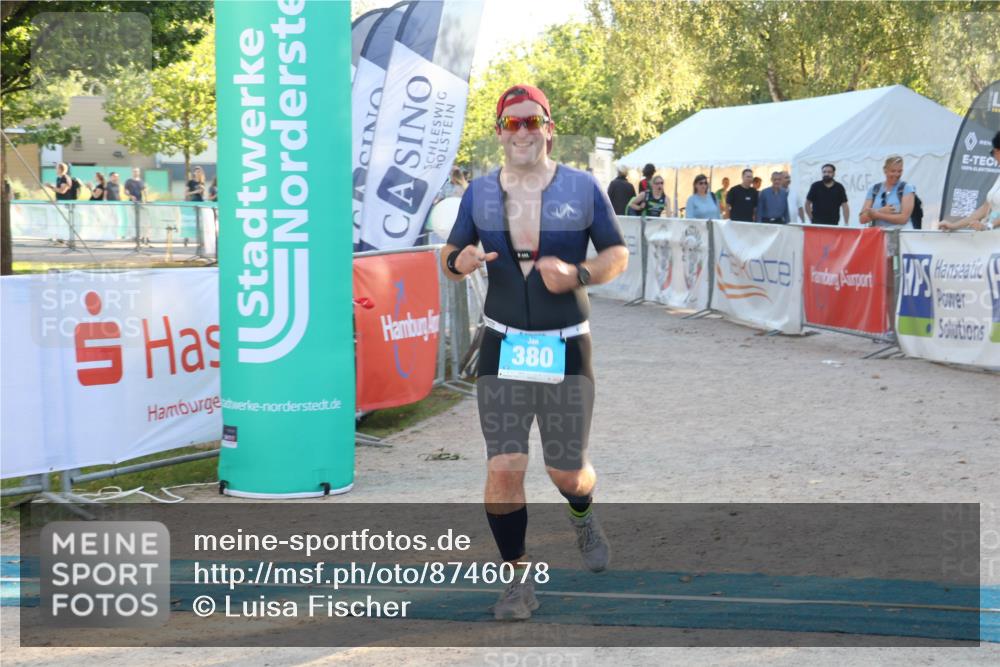 07.09.2025 - 19. Norderstedt Triathlon Luisa Fischer http://msf.ph/oto/8746078 07.09.2025 17:23:52 Ziel 380 meine-sportfotos.de