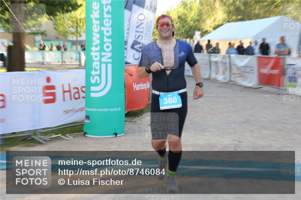 07.09.2025 - 19. Norderstedt Triathlon Luisa Fischer http://msf.ph/oto/8746084 07.09.2025 17:23:52 Ziel 380 meine-sportfotos.de