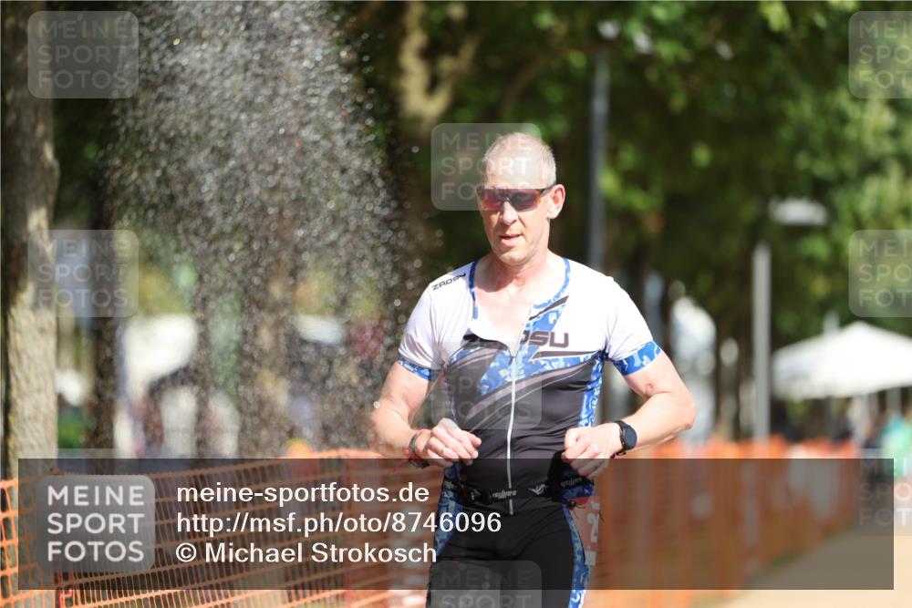 07.09.2025 - 19. Norderstedt Triathlon Michael Strokosch http://msf.ph/oto/8746096 07.09.2025 11:59:38 Laufen 296, 1177, 1383 meine-sportfotos.de