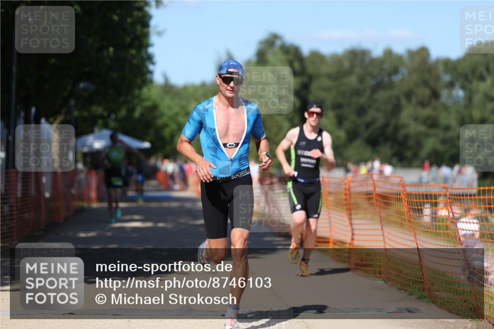 07.09.2025 - 19. Norderstedt Triathlon Michael Strokosch http://msf.ph/oto/8746103 07.09.2025 14:48:06 Laufen 880, 995, 1003 meine-sportfotos.de