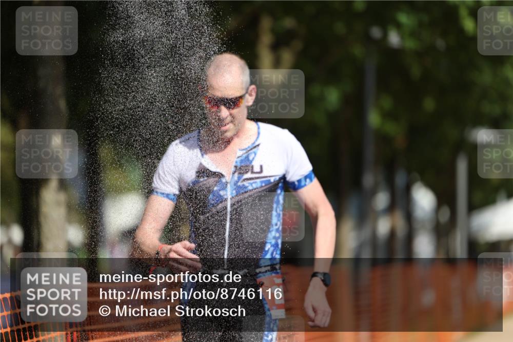 07.09.2025 - 19. Norderstedt Triathlon Michael Strokosch http://msf.ph/oto/8746116 07.09.2025 11:59:39 Laufen 296, 1177, 1383 meine-sportfotos.de
