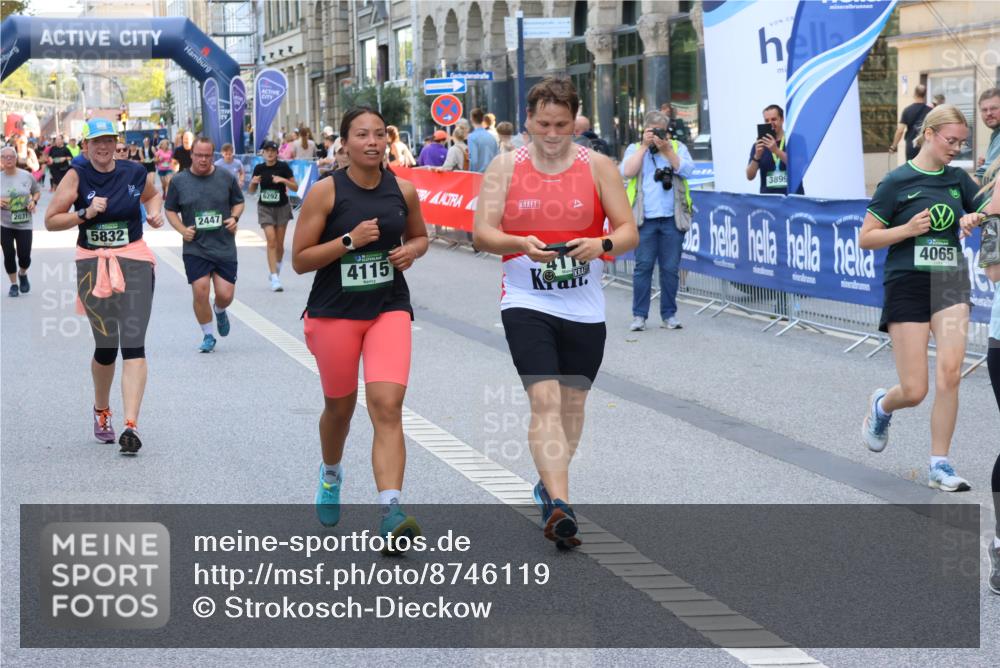 07.09.2025 - BARMER Alsterlauf Strokosch-Dieckow http://msf.ph/oto/8746119 07.09.2025 10:17:14 Ziel 2466, 3304, 3372, 3731, 3793, 4130, 4270, 4447, 4790, 4791, 5032, 5087, 5237, 5545, 5632, 5680, 5946, 8082 meine-sportfotos.de