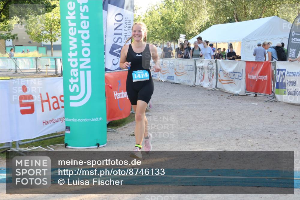 07.09.2025 - 19. Norderstedt Triathlon Luisa Fischer http://msf.ph/oto/8746133 07.09.2025 17:24:13 Ziel 1474 meine-sportfotos.de
