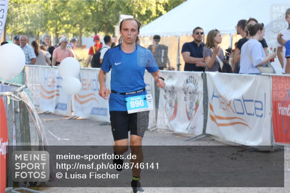 07.09.2025 - 19. Norderstedt Triathlon Luisa Fischer http://msf.ph/oto/8746141 07.09.2025 17:24:34 Ziel 890 meine-sportfotos.de