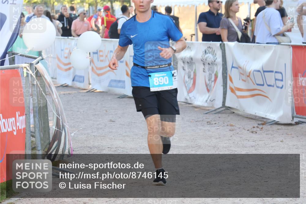 07.09.2025 - 19. Norderstedt Triathlon Luisa Fischer http://msf.ph/oto/8746145 07.09.2025 17:24:34 Ziel 890 meine-sportfotos.de