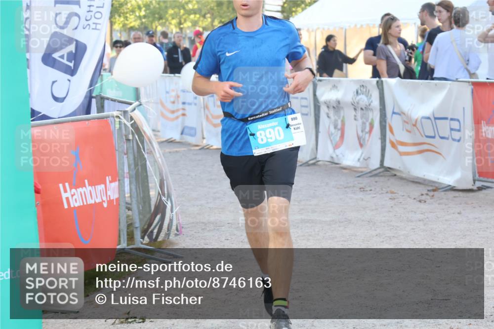 07.09.2025 - 19. Norderstedt Triathlon Luisa Fischer http://msf.ph/oto/8746163 07.09.2025 17:24:35 Ziel 890 meine-sportfotos.de