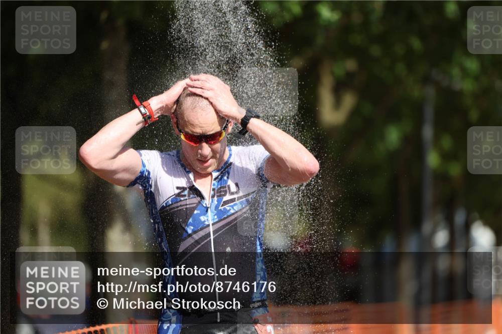 07.09.2025 - 19. Norderstedt Triathlon Michael Strokosch http://msf.ph/oto/8746176 07.09.2025 11:59:40 Laufen 296, 1177, 1383 meine-sportfotos.de