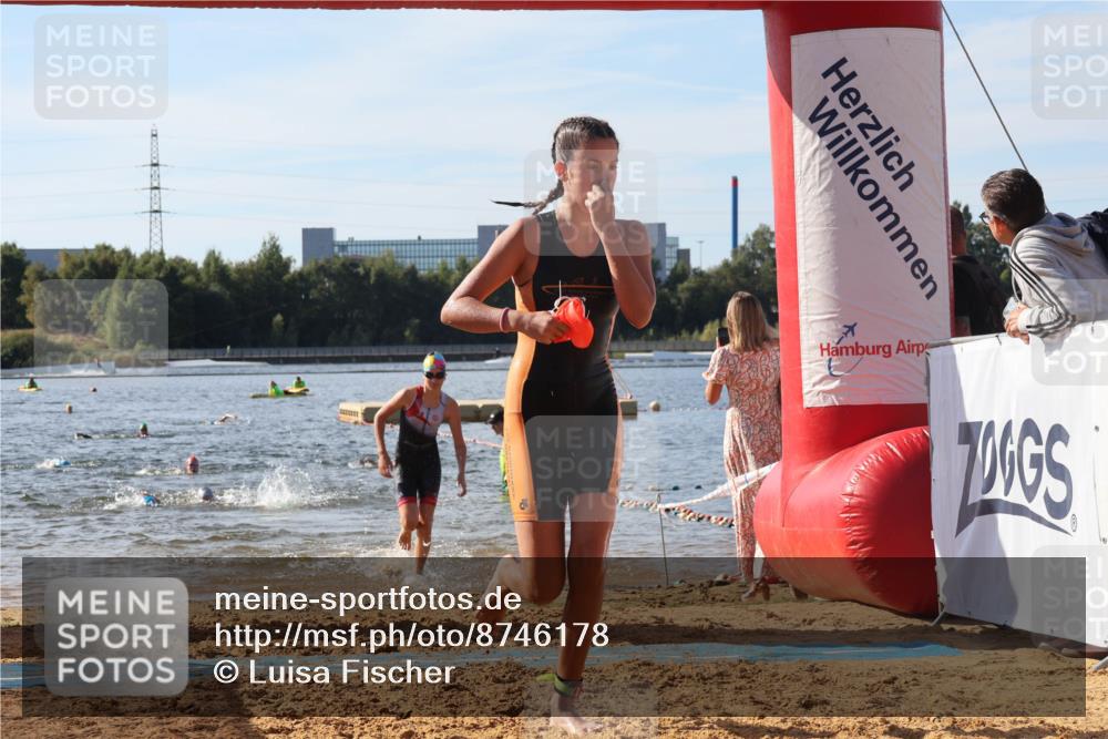 07.09.2025 - 19. Norderstedt Triathlon Luisa Fischer http://msf.ph/oto/8746178 07.09.2025 10:25:06 Schwimmen 62, 77, 80, 91, 100, 111, 126 meine-sportfotos.de