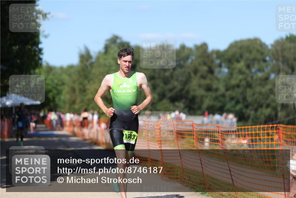 07.09.2025 - 19. Norderstedt Triathlon Michael Strokosch http://msf.ph/oto/8746187 07.09.2025 14:48:13 Laufen 1003 meine-sportfotos.de