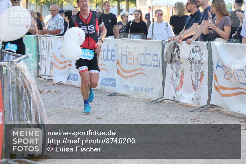 07.09.2025 - 19. Norderstedt Triathlon Luisa Fischer http://msf.ph/oto/8746200 07.09.2025 17:25:57 Ziel 1464 meine-sportfotos.de